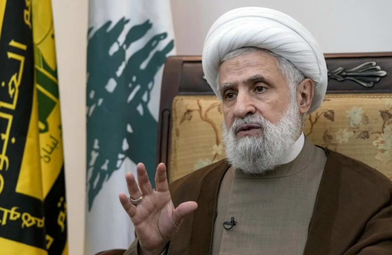 نعيم قاسم: استهداف منزل نتنياهو كان مقصودا ويعتبر إنجازا استخباريا وعمليا نعيم قاسم: استهداف منزل نتنياهو كان مقصودا ويعتبر إنجازا استخباريا وعمليا