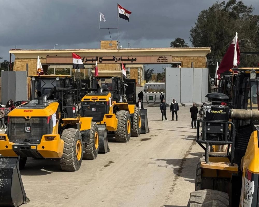 دخول دفعة جديدة من الآليات الهندسية إلى غزة ومليون طفل يعانون يوميا دخول دفعة جديدة من الآليات الهندسية إلى غزة ومليون طفل يعانون يوميا