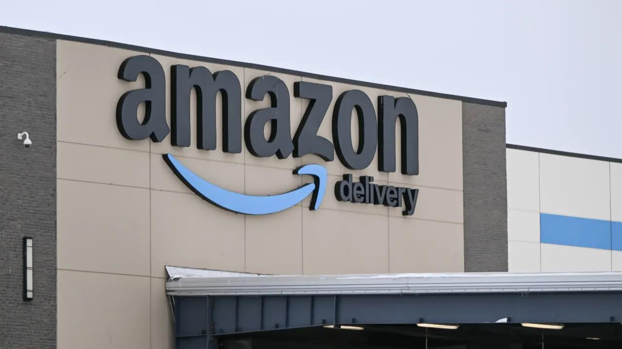 Amazon Retail Traders Upbeat After Report Of Massive Job Cuts Amid CEO Andy Jassy's Push To Reduce Bureaucracy Amazon Retail Traders Upbeat After Report Of Massive Job Cuts Amid CEO Andy Jassy's Push To Reduce Bureaucracy