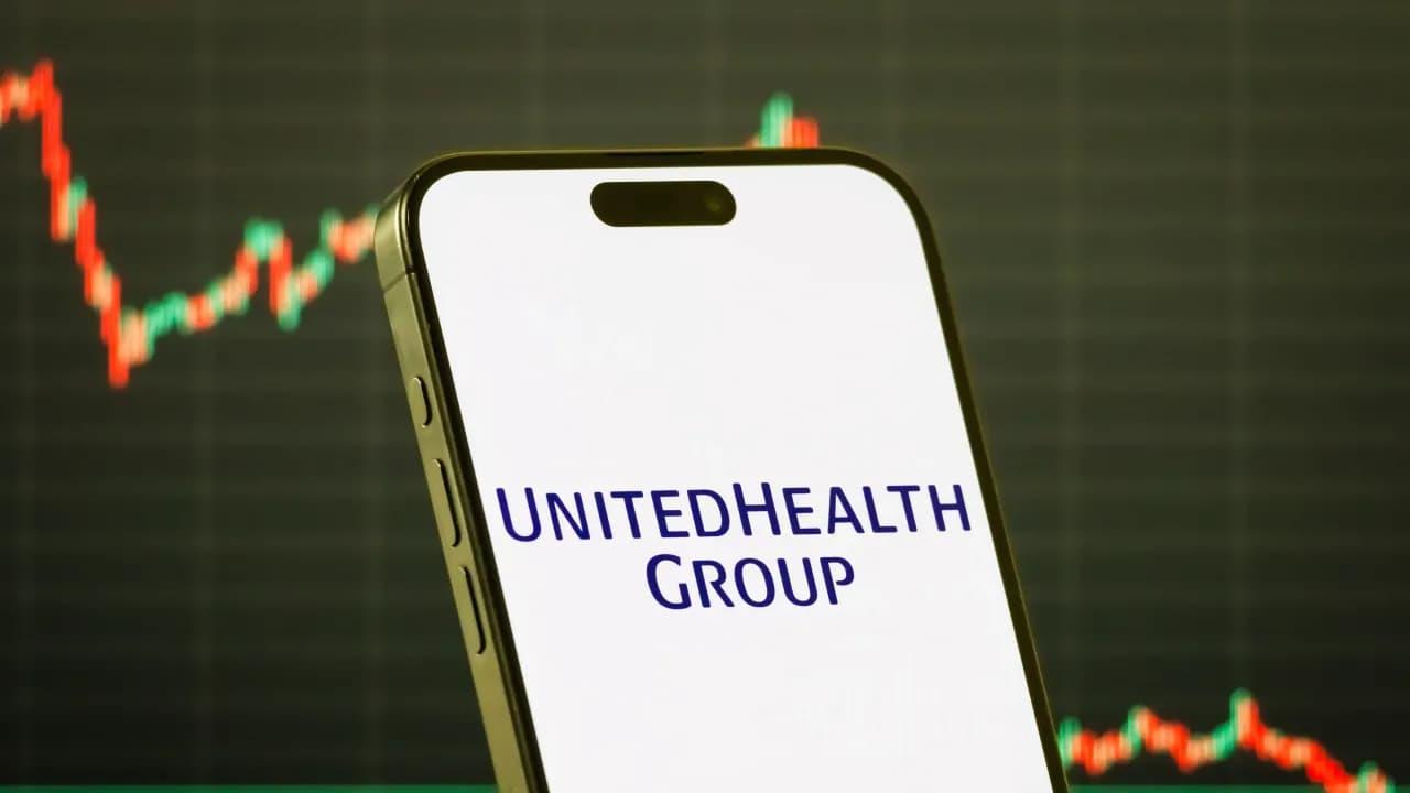 Unitedhealth Stock In Spotlight Ahead Of Earnings: Retail Traders Bet On Recovery After 'Kitchen-Sink' Q2 Unitedhealth Stock In Spotlight Ahead Of Earnings: Retail Traders Bet On Recovery After 'Kitchen-Sink' Q2