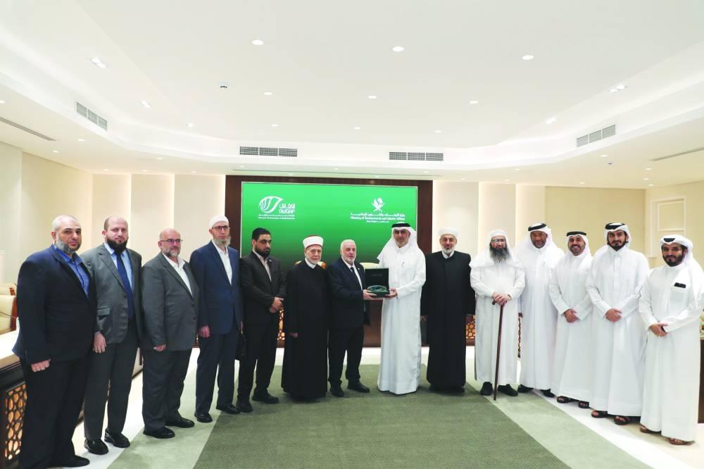 Syrian Team Briefed On Qatar's Law On Endowments Syrian Team Briefed On Qatar's Law On Endowments