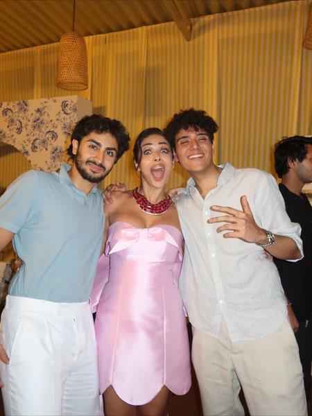 Malaika Arora Gets Roasted By Son Arhaan Khan Over Birthday Look, Compares To 'Despicable Me 2' Character Malaika Arora Gets Roasted By Son Arhaan Khan Over Birthday Look, Compares To 'Despicable Me 2' Character