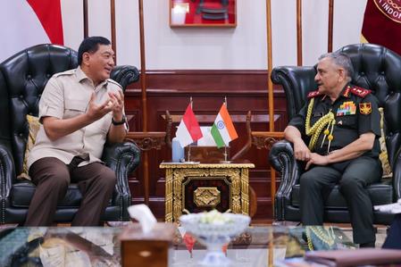 CDS Chauhan And Indonesian Defence Minister Discuss Boosting Bilateral Defence Ties CDS Chauhan And Indonesian Defence Minister Discuss Boosting Bilateral Defence Ties