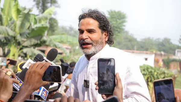 Trouble For Prashant Kishor? EC Issues Notice To Jan Suraaj Founder For Being Registered As Voter In 2 States Trouble For Prashant Kishor? EC Issues Notice To Jan Suraaj Founder For Being Registered As Voter In 2 States