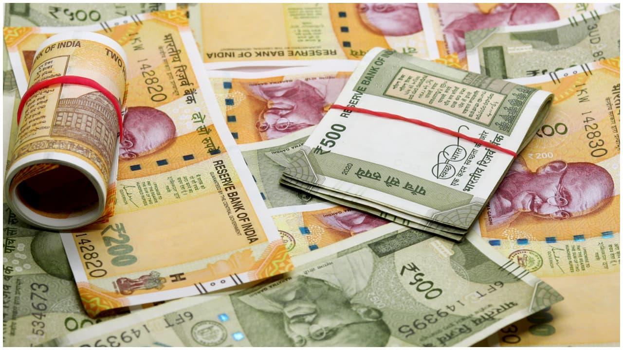 Finance Horoscope, October 29: Luck And Prosperity Favour These Signs Today Finance Horoscope, October 29: Luck And Prosperity Favour These Signs Today