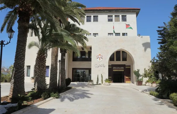 مجلس الوزراء يعقد جلسته الثانية عشرة في المحافظات بمحافظة العاصمة اليوم مجلس الوزراء يعقد جلسته الثانية عشرة في المحافظات بمحافظة العاصمة اليوم