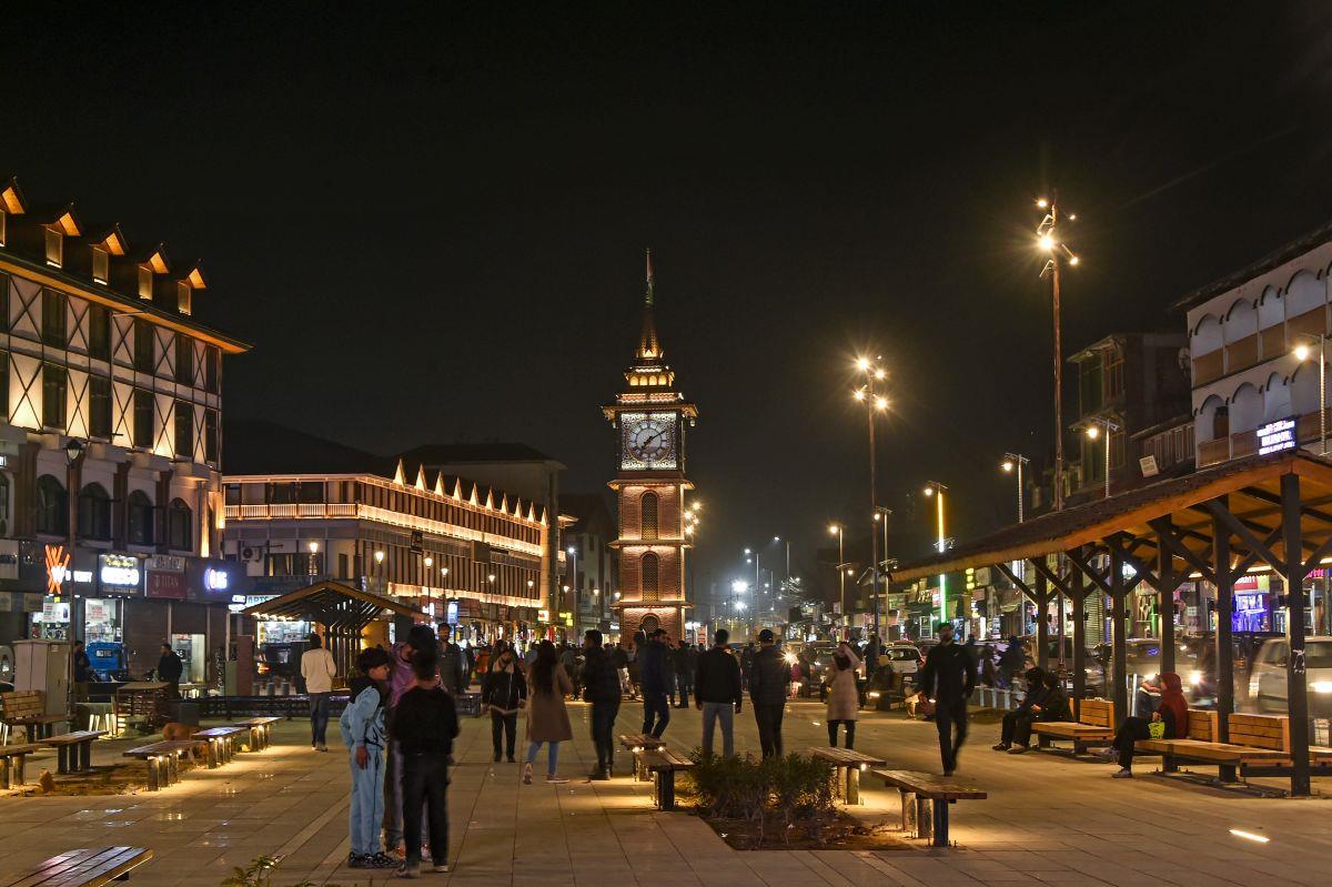 Letter To Editor: Why Kashmir's Fast-Paced Life Feels Empty Letter To Editor: Why Kashmir's Fast-Paced Life Feels Empty