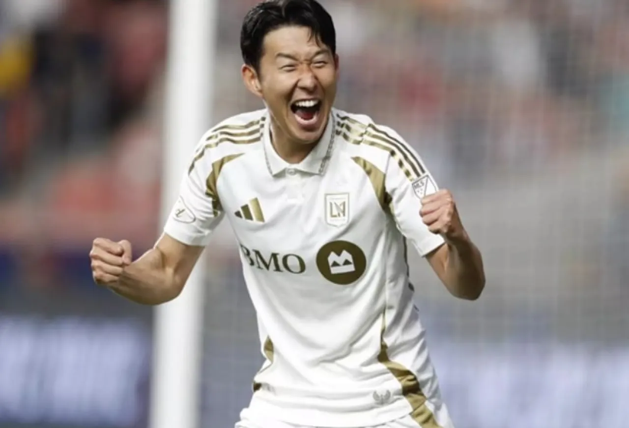 برشلونة يتحرك بشكل مفاجئ نحو سون برشلونة يتحرك بشكل مفاجئ نحو سون