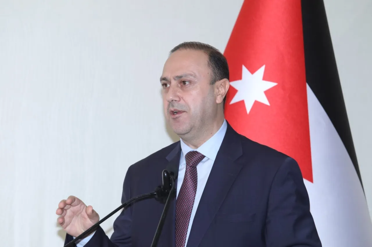 المومني: الجلسات الوزارية بالمحافظات مستمرة المومني: الجلسات الوزارية بالمحافظات مستمرة