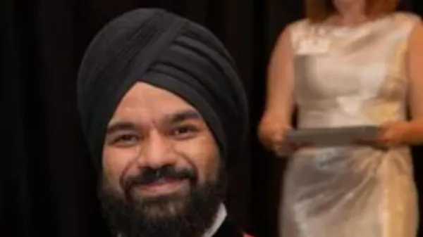 This Indian-Origin Entrepreneur Went From Driving Cabs To Running A $2 Million Business In US This Indian-Origin Entrepreneur Went From Driving Cabs To Running A $2 Million Business In US