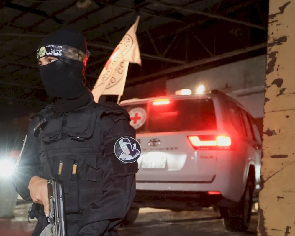 حماس تعلن العثور على جثث 3 أسرى حماس تعلن العثور على جثث 3 أسرى