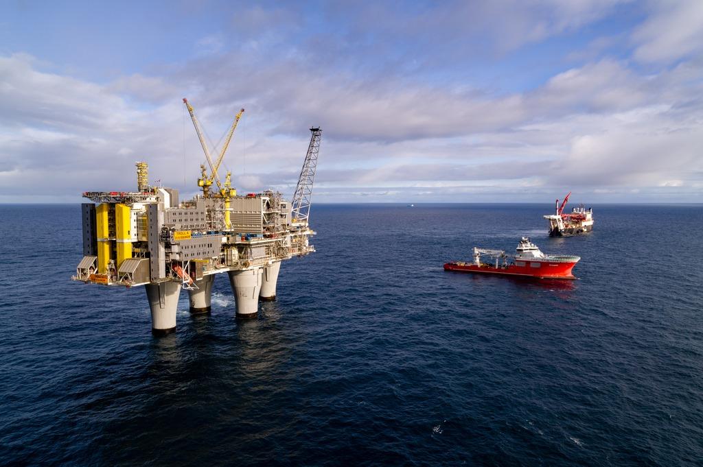 Norway's Energy Giant Equinor Falls Into Loss Norway's Energy Giant Equinor Falls Into Loss