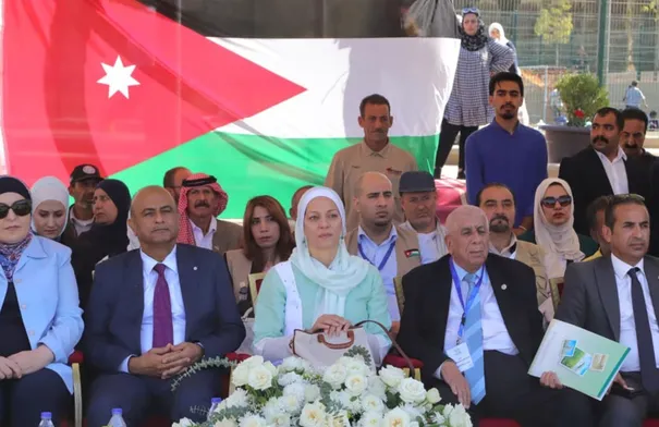 انطلاق بازار المزارع لدعم المزارعين والمرأة الريفية في حدائق الملك عبدالله الثاني انطلاق بازار المزارع لدعم المزارعين والمرأة الريفية في حدائق الملك عبدالله الثاني