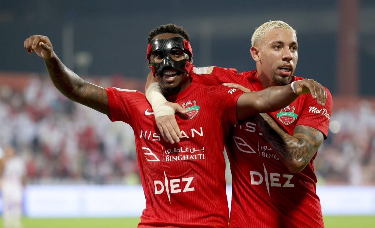 شباب الأهلي يحسم قمة الشارقة بهدفي سيزار وبالا شباب الأهلي يحسم قمة الشارقة بهدفي سيزار وبالا