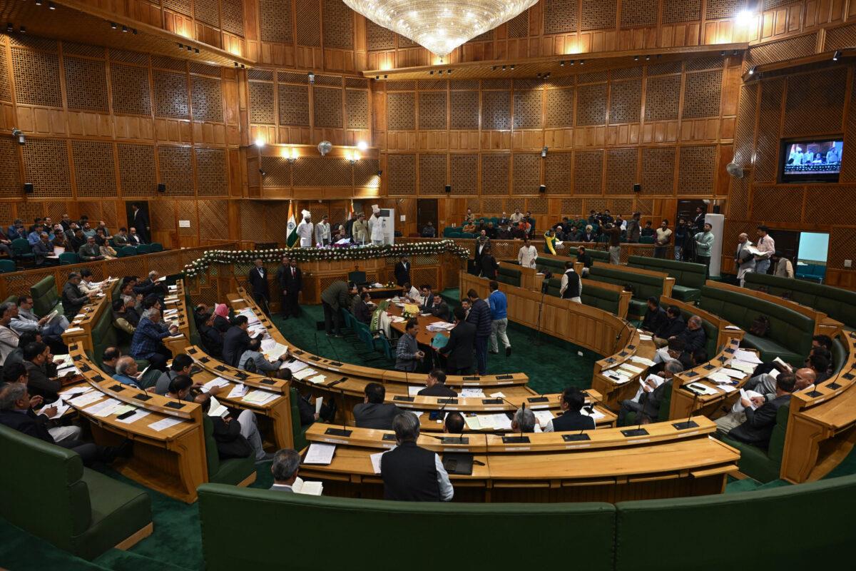 Reservation Issue: Heated Exchange Inside J&K Assembly Reservation Issue: Heated Exchange Inside J&K Assembly