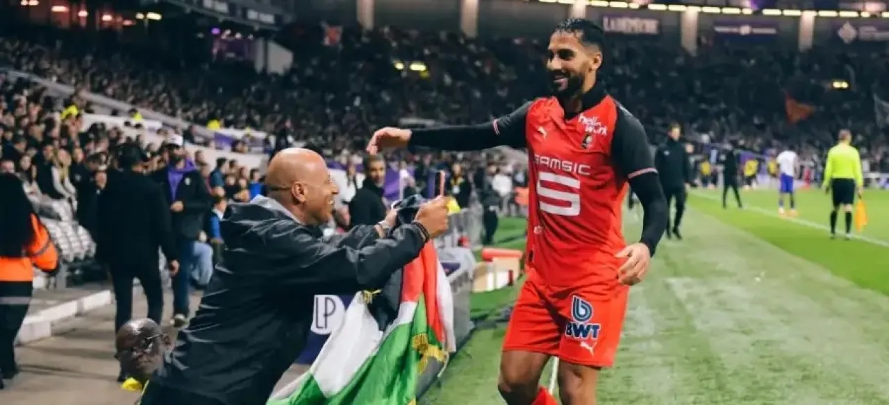 التعمري يلتقي الرحالة الأردني العجارمة في طريقه إلى ملاعب المونديال التعمري يلتقي الرحالة الأردني العجارمة في طريقه إلى ملاعب المونديال