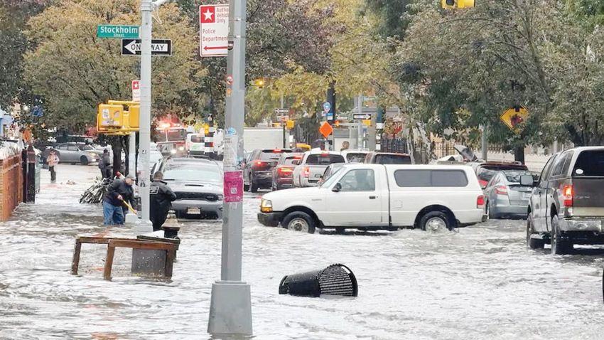 وفاة اثنين جراء أمطار غزيرة في نيويورك وفاة اثنين جراء أمطار غزيرة في نيويورك
