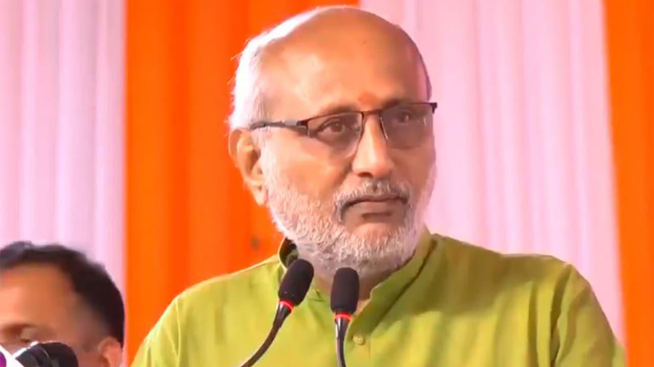 VP Lauds Kashi's Transformation, Credits PM Modi And CM Yogi Adityanath VP Lauds Kashi's Transformation, Credits PM Modi And CM Yogi Adityanath