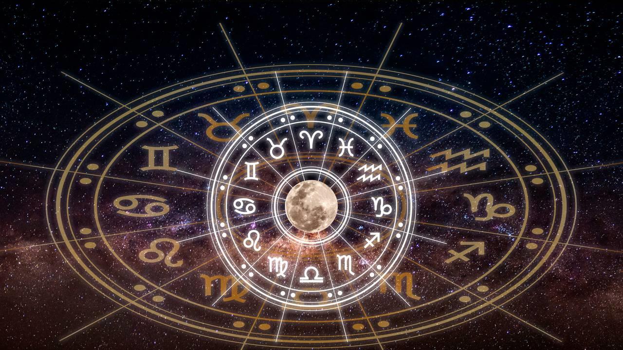 Daily Horoscope, October 31: Moon-Rahu Grahan Yoga To Impact All Zodiac Signs Daily Horoscope, October 31: Moon-Rahu Grahan Yoga To Impact All Zodiac Signs