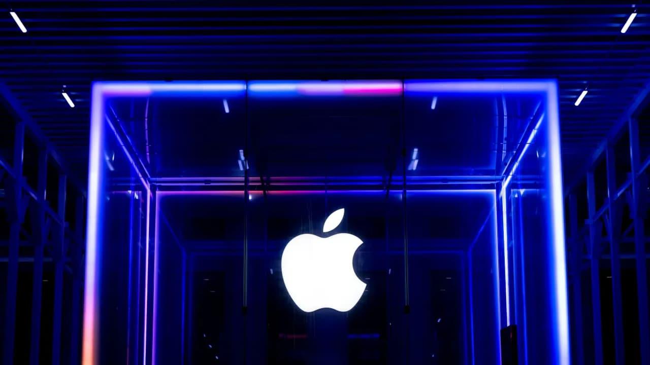 'Apple Is Like Tesla'  Dan Ives Sees AI Driving Next Growth Phase 'Apple Is Like Tesla'  Dan Ives Sees AI Driving Next Growth Phase