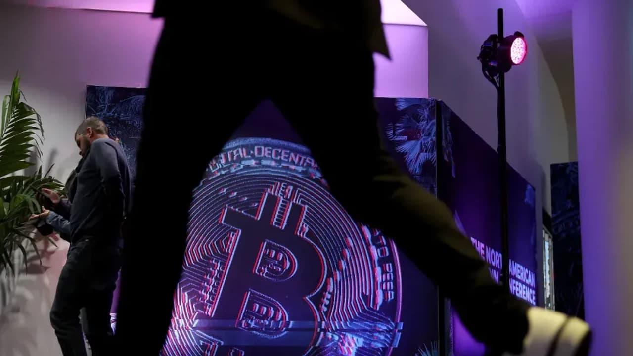 Bitcoin's 'Uptober' Turns Into 'Downtober'  Analyst Warns Of Potential Pullback To $80K Bitcoin's 'Uptober' Turns Into 'Downtober'  Analyst Warns Of Potential Pullback To $80K