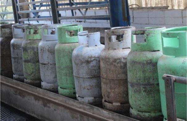 توجه حكومي لإطلاق تطبيق لنقل وتوزيع أسطوانات الغاز توجه حكومي لإطلاق تطبيق لنقل وتوزيع أسطوانات الغاز