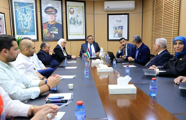 وفد من المؤسسة السورية للبريد يزور الأكاديمية الدولية للتجارة الإلكترونية واللوجستيك وفد من المؤسسة السورية للبريد يزور الأكاديمية الدولية للتجارة الإلكترونية واللوجستيك