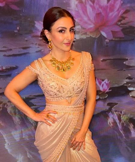 Soha Ali Khan Recalls How Her Father Gave Her Rs 500 As B'day Present When She Was 12 Soha Ali Khan Recalls How Her Father Gave Her Rs 500 As B'day Present When She Was 12