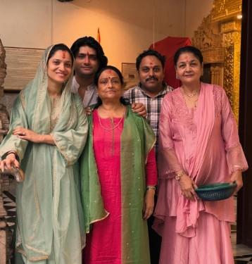 Ankita Lokhande Spends A Spiritual Day Out In Mumbai With Family And BFF Sandeep Singh Ankita Lokhande Spends A Spiritual Day Out In Mumbai With Family And BFF Sandeep Singh