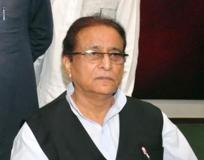 Have Seen Leaders Who Keep Caps In Pockets, Wear Them Only During Minority Conferences: Azam Khan (IANS Exclusive) Have Seen Leaders Who Keep Caps In Pockets, Wear Them Only During Minority Conferences: Azam Khan (IANS Exclusive)
