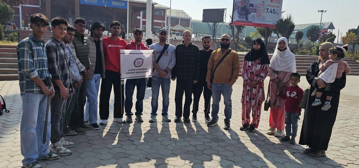 J&K Junior Carrom Team Leaves For Nationals In Gwalior J&K Junior Carrom Team Leaves For Nationals In Gwalior