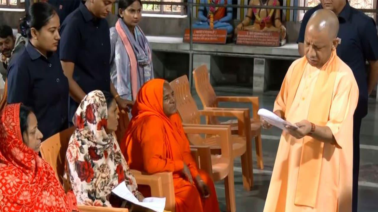 Yogi Adityanath Addresses Grievances, Campaigns For NDA In Bihar Yogi Adityanath Addresses Grievances, Campaigns For NDA In Bihar