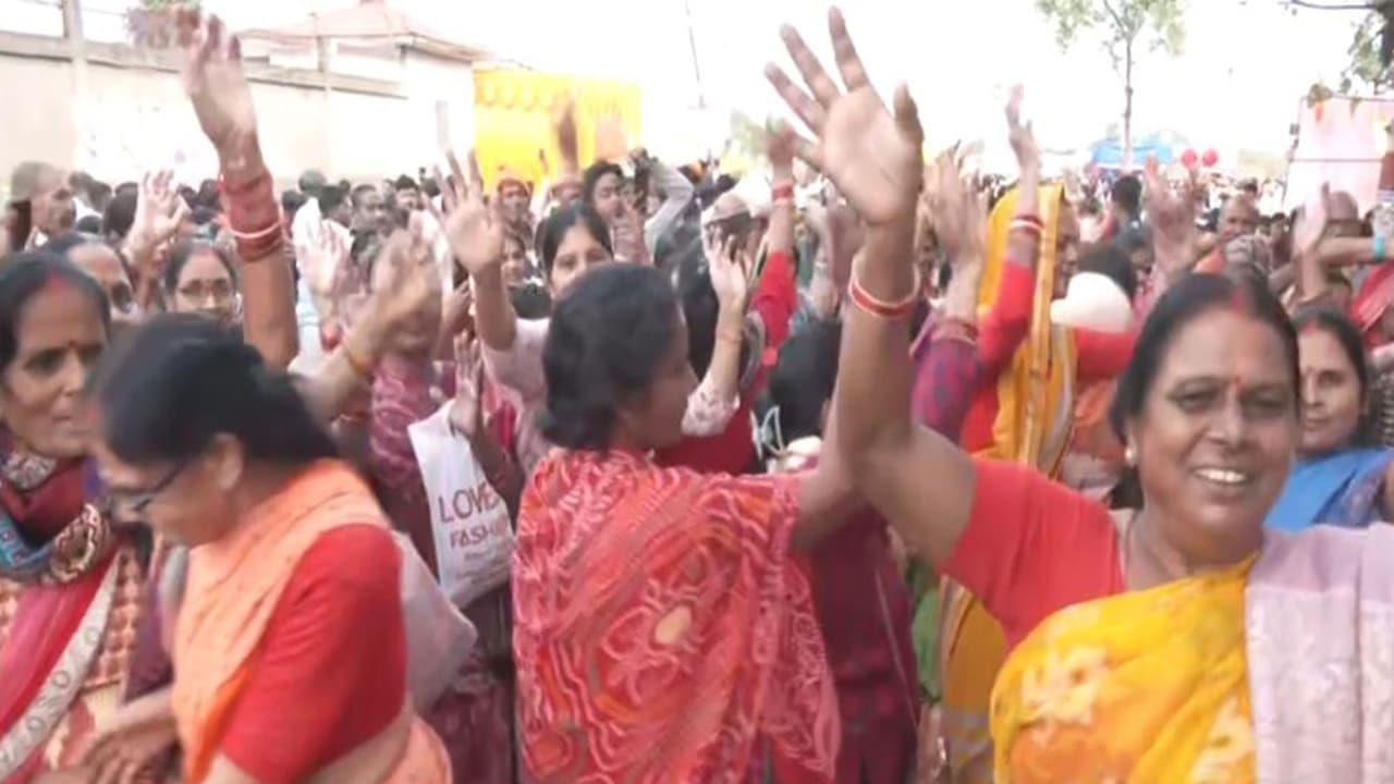 Devuthani Ekadashi: Devotees Throng Ayodhya For Panchkosi Parikrama Devuthani Ekadashi: Devotees Throng Ayodhya For Panchkosi Parikrama