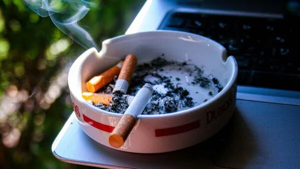 Maldives Enforces Nationwide Tobacco Ban For People Born In 2007 And After Maldives Enforces Nationwide Tobacco Ban For People Born In 2007 And After