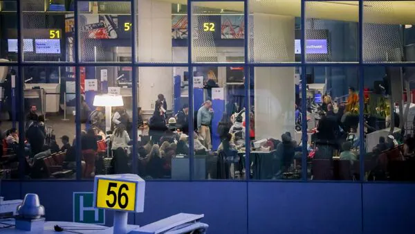 Denver Offers To Pay Airport Workers Directly As FAA Flight Cuts Take Effect During US Government Shutdown