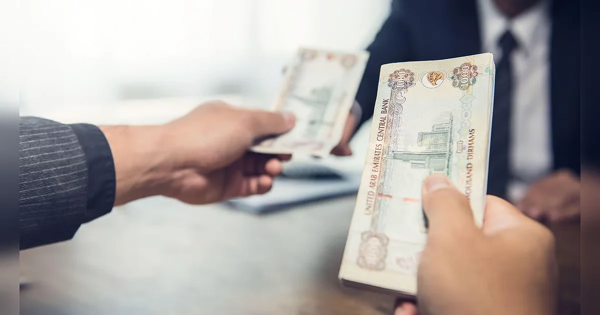 UAE Residents Welcome Removal Of Minimum Salary For Loans    Experts Advise Caution