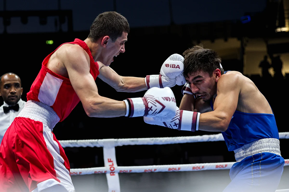 Dubai Tennis Stadium Turns Into A Roaring Arena As Boxers Steal The Spotlight