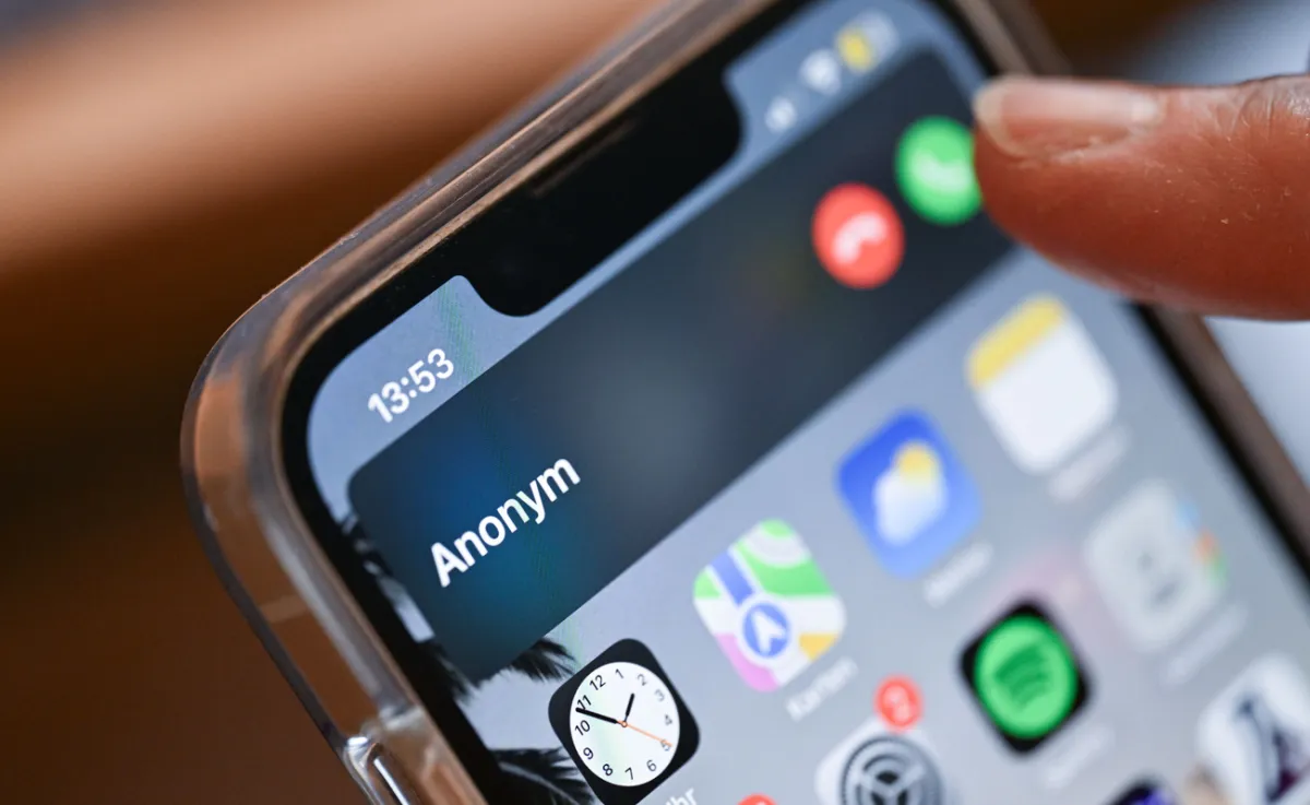 Smartphones, Streaming, AI: Digital Tech's Outsized Climate Impact In Switzerland