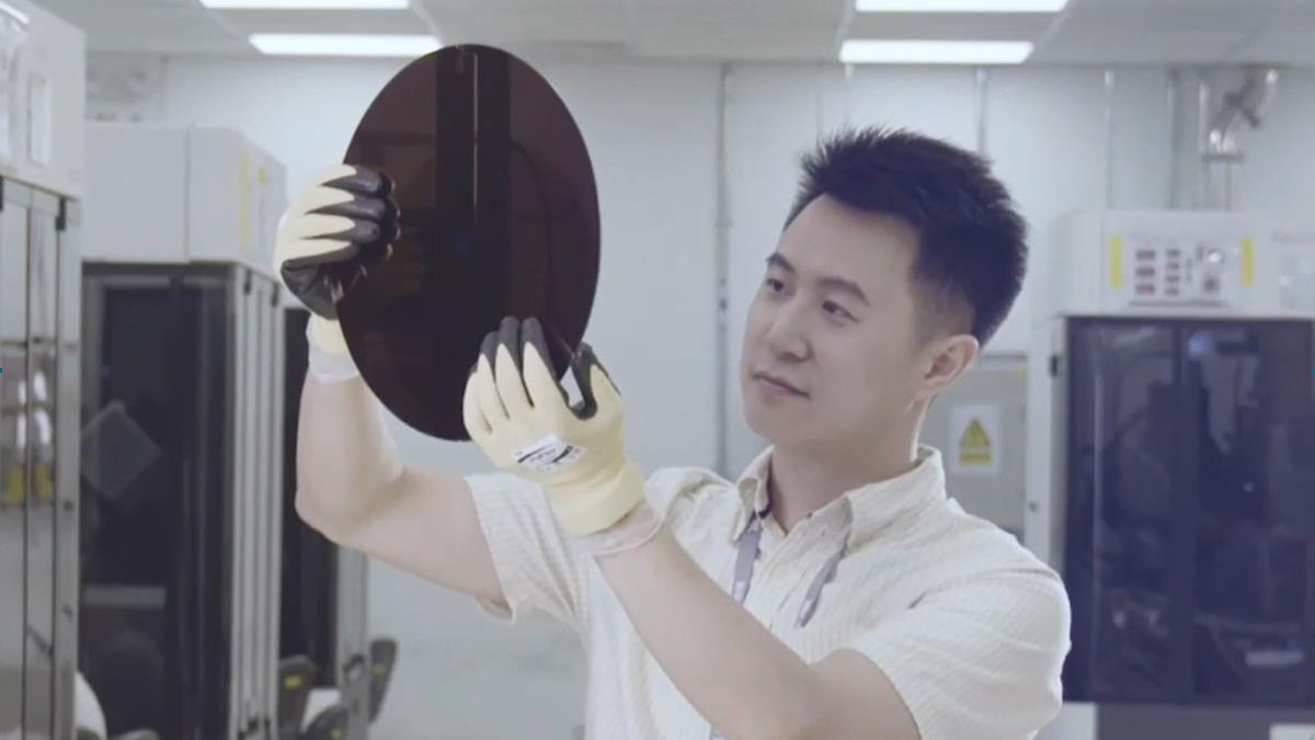 China's 50% Domestic Chips Tools Drive Lifts Stocks, Faces Limits