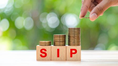 AMFI: India's SIP Inflows Hit Record ₹31,002 Crore in December 2025 | Quick Digest