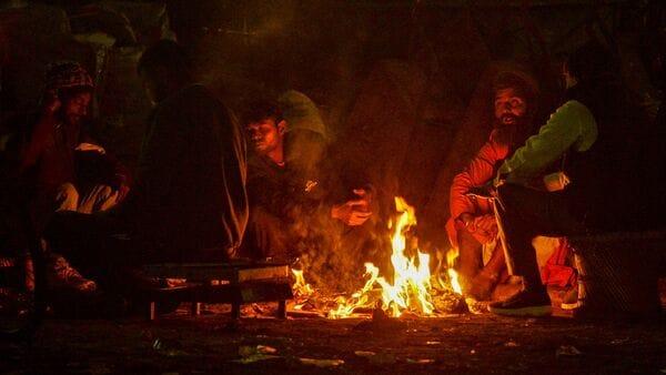 Delhi Shivers: Season's Lowest at 4.6°C Amidst Cold Wave and Fog | Quick Digest