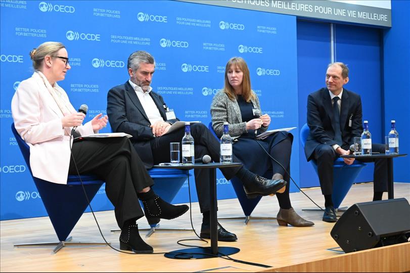 Azerbaijan Shares Transport Expertise At Int'l Forum (PHOTO)