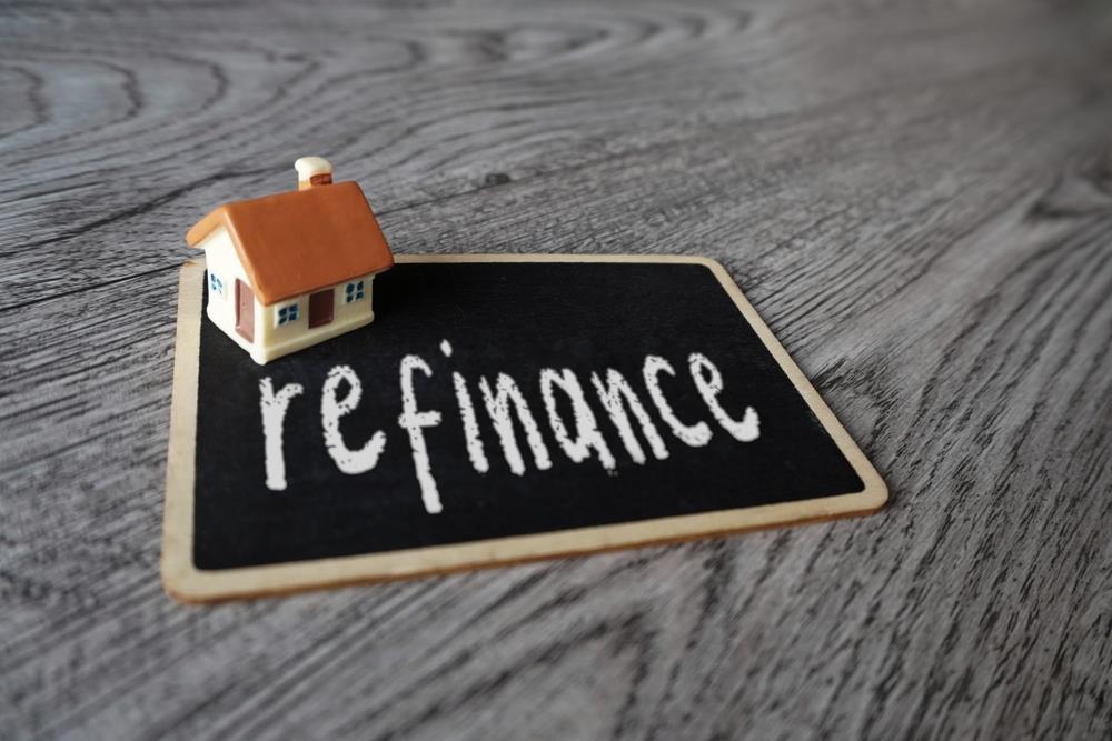 The Mortgage Soft Landing Myth: Why Colorado Couples Should Wait Until March To Refinance