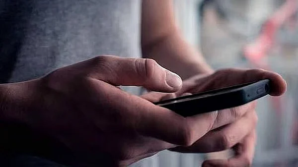 UAE Residents Warned: Head To 'Safe Place', Do Not Film During Emergency Alerts