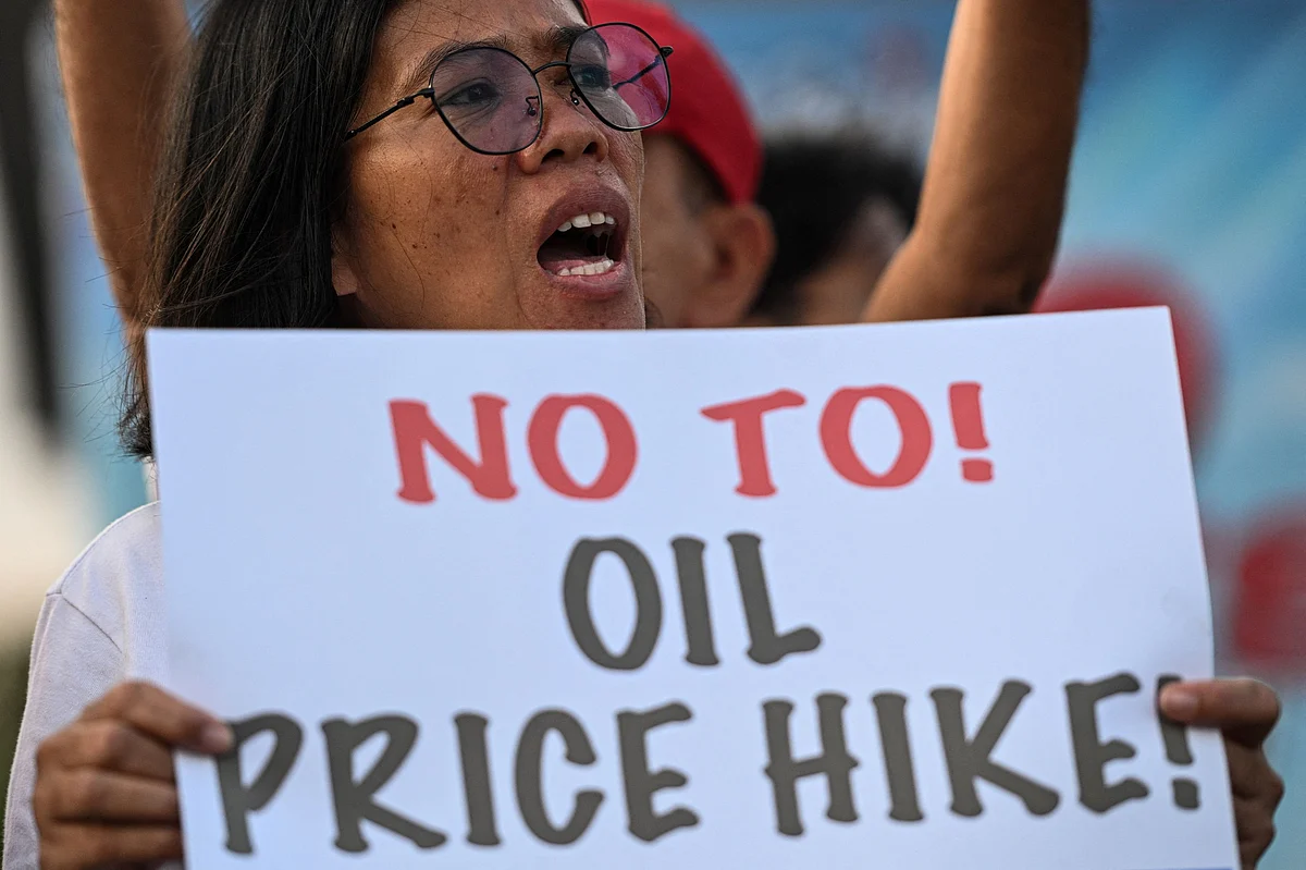 Oil Price Hikes May Cause 'Inflation Explosion', Philippine Groups Warn