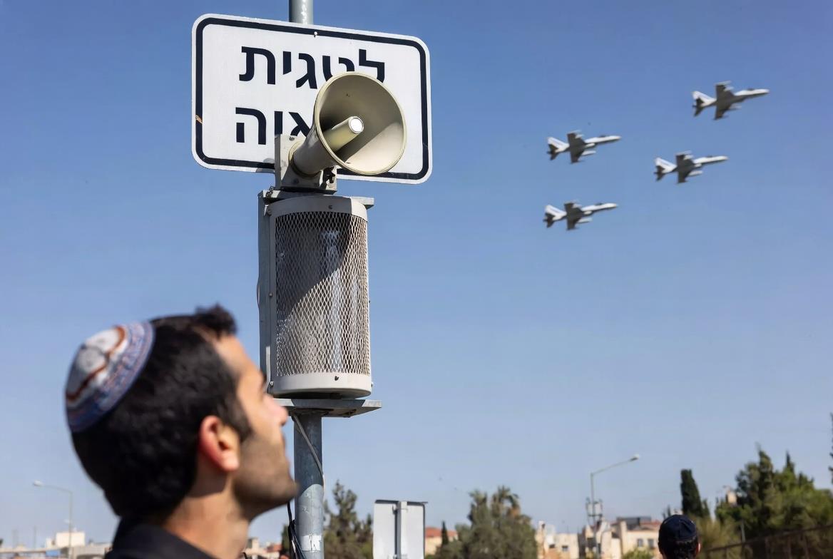 Iran Strikes Israel With Ballistic Missiles - Alarm Bells Sound