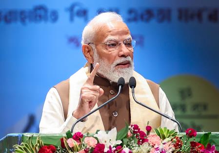 PM Modi Accuses Congress of Spreading Panic Amid Middle East War in Assam | Quick Digest