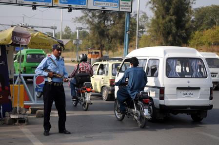 Pakistan: People In Karachi Pay Increased Fare As Transport Owners Defy Govt Orders