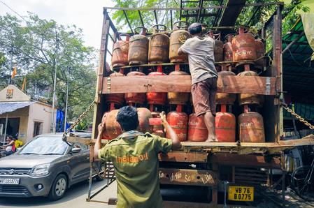 451 Illegally-Stored LPG Cylinders, Goods Worth Rs 40.61 Lakh Seized In Mumbai