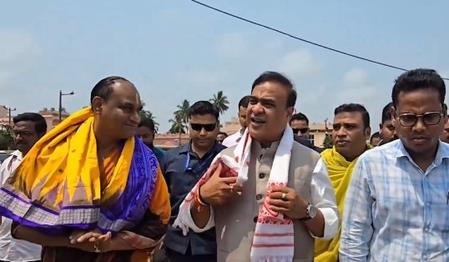 Himanta Sarma Dares Rahul Gandhi To Reveal Passport Details, Foreign Visits